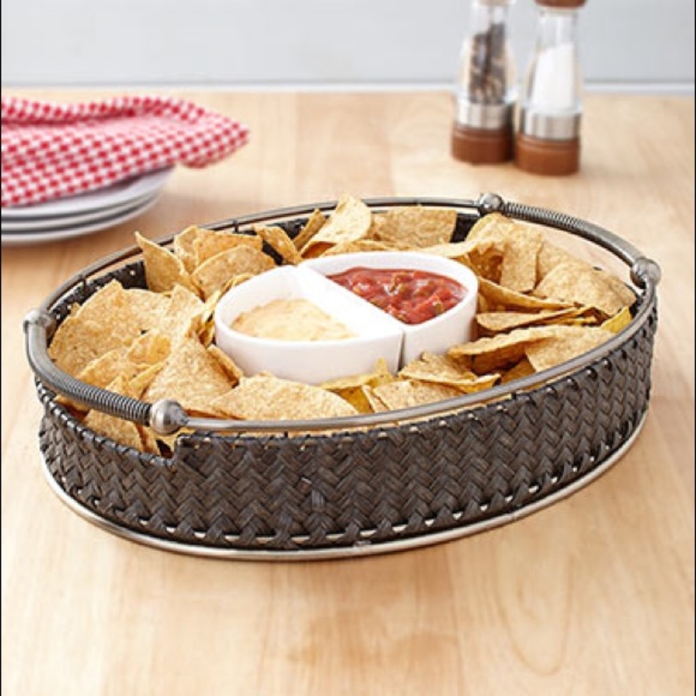 🆕Beautiful Metal Chip and Dip Serving Basket